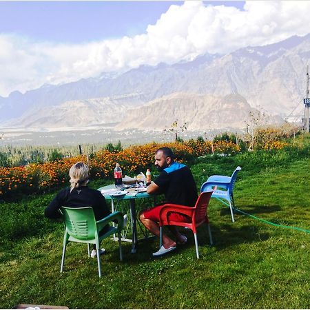 Hotel Mountain Lodge Skardu Ngoại thất bức ảnh