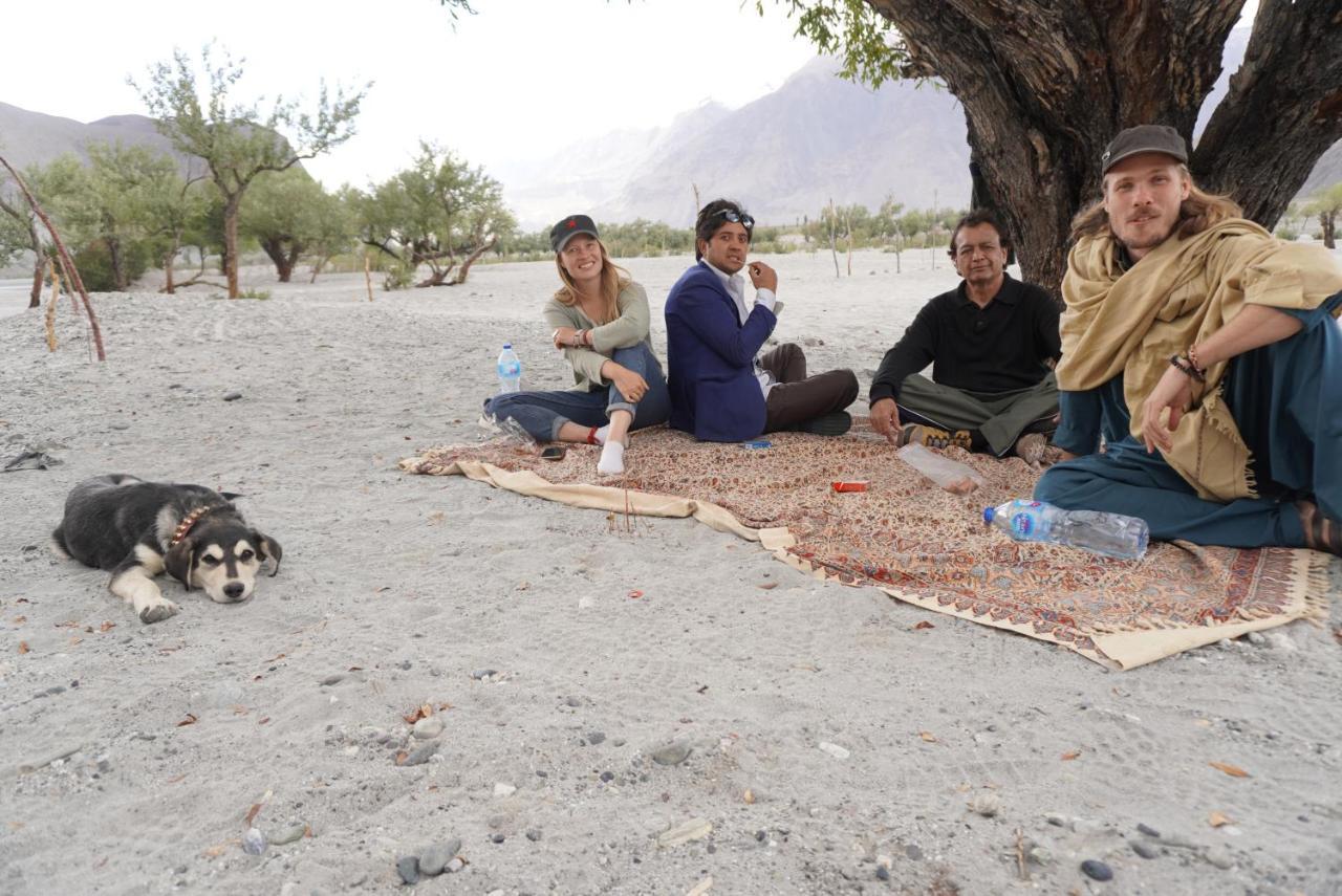 Hotel Mountain Lodge Skardu Ngoại thất bức ảnh