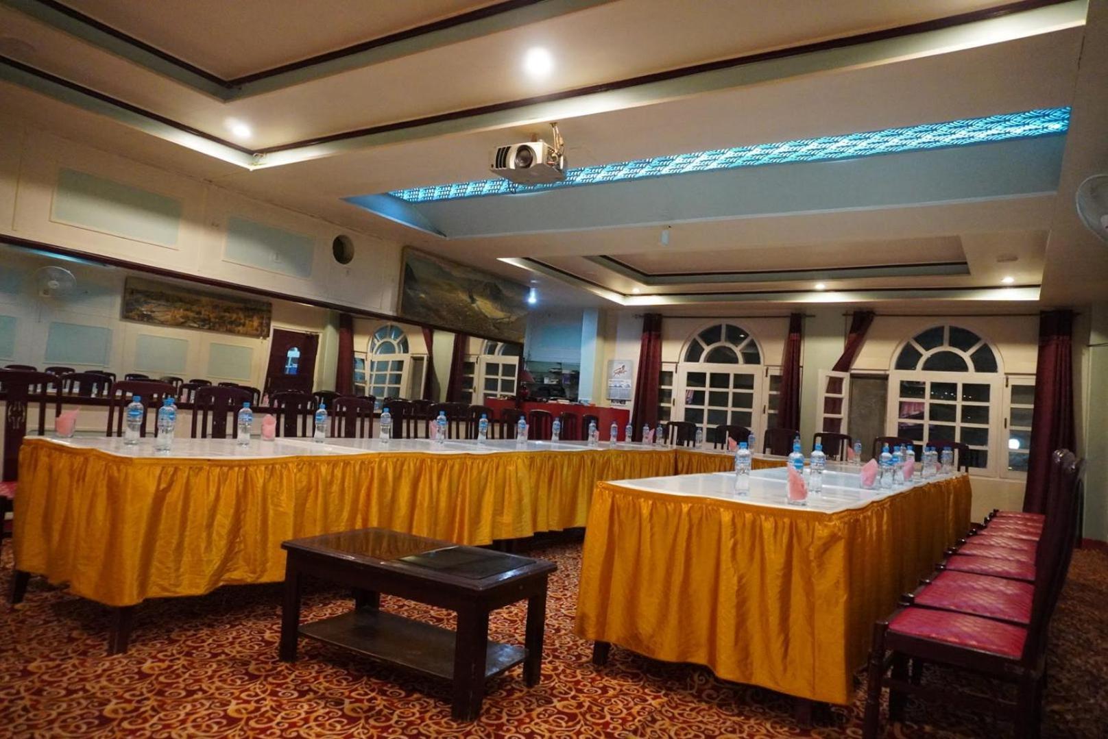 Hotel Mountain Lodge Skardu Ngoại thất bức ảnh
