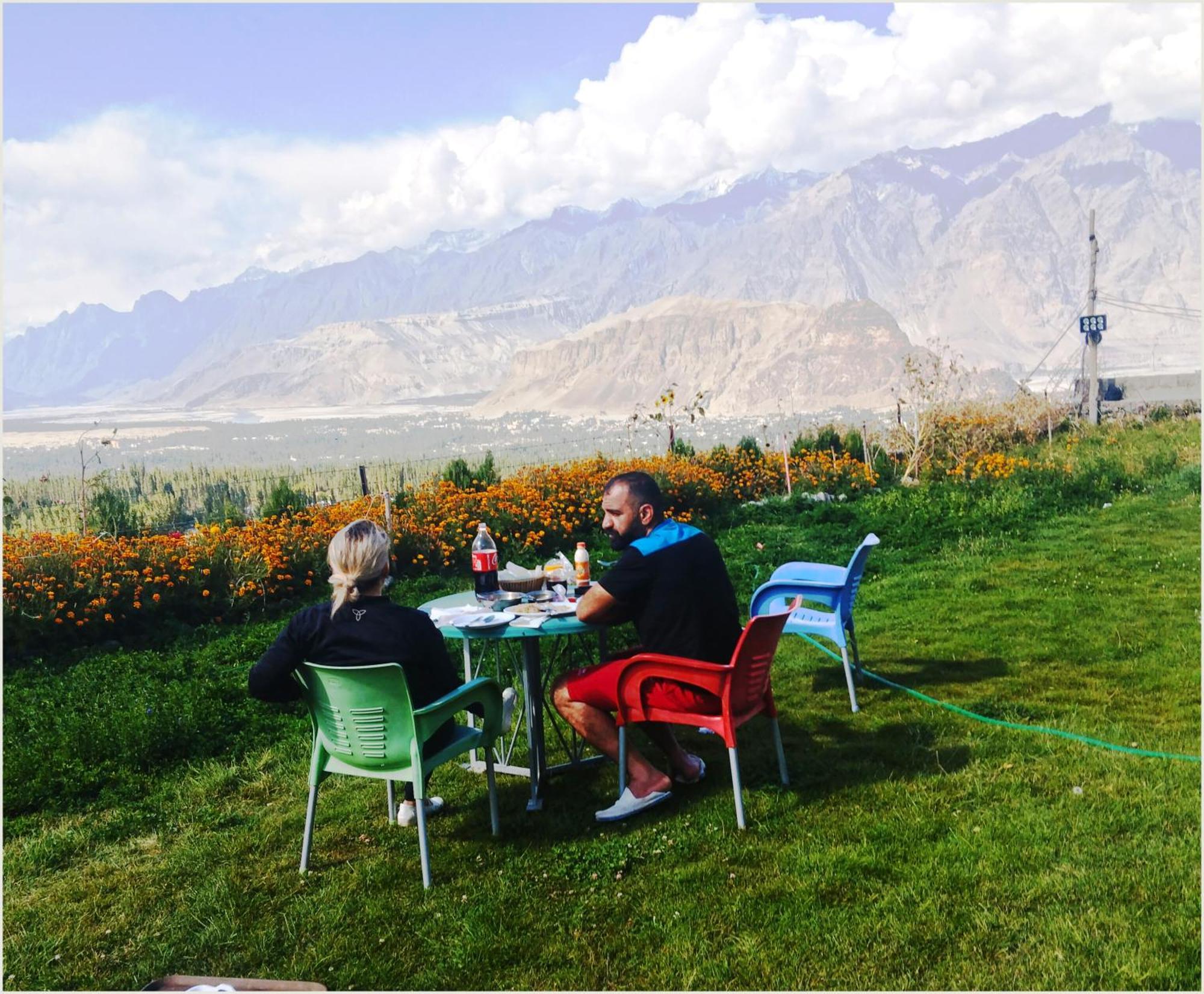 Hotel Mountain Lodge Skardu Ngoại thất bức ảnh