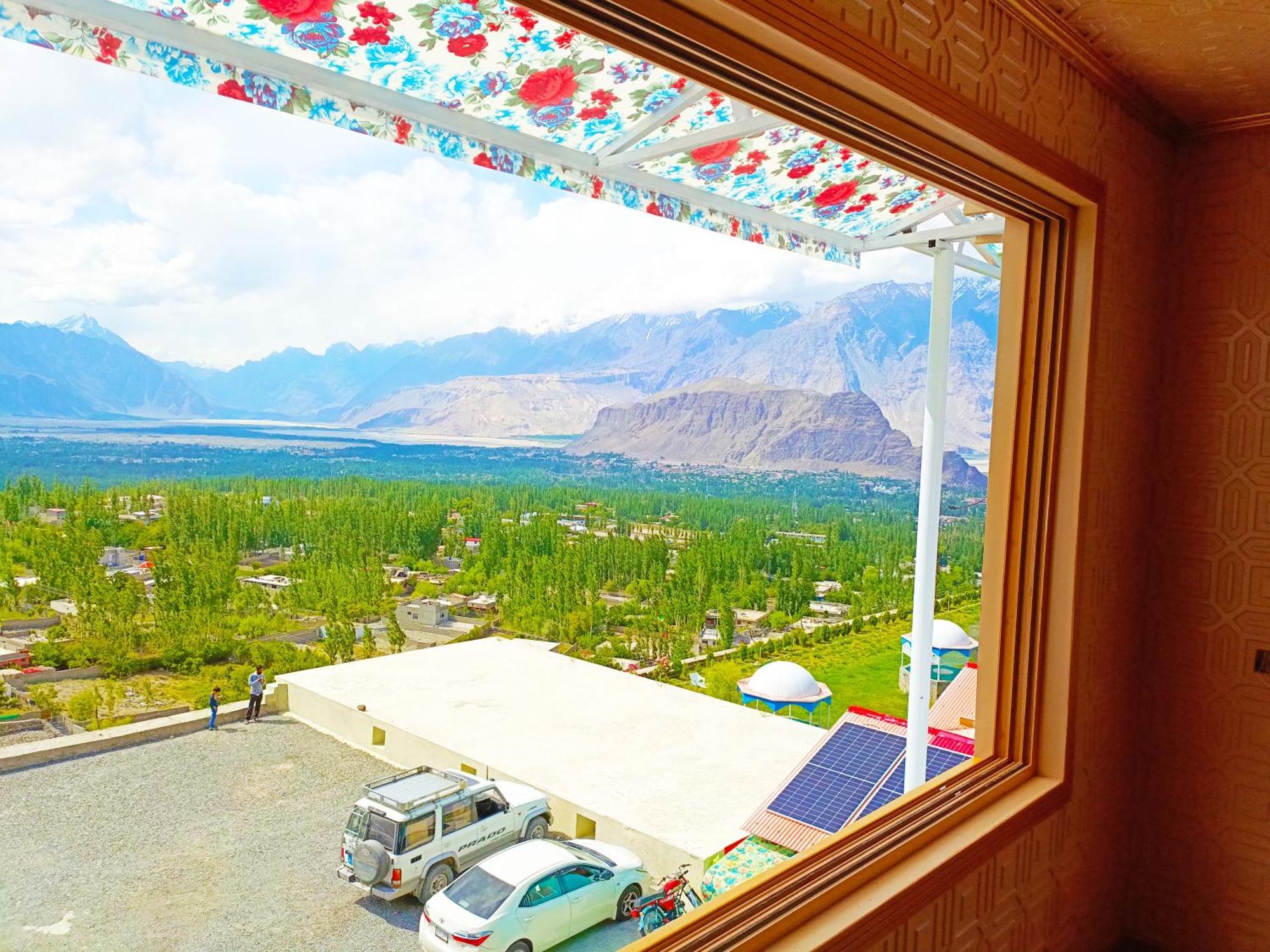 Hotel Mountain Lodge Skardu Ngoại thất bức ảnh
