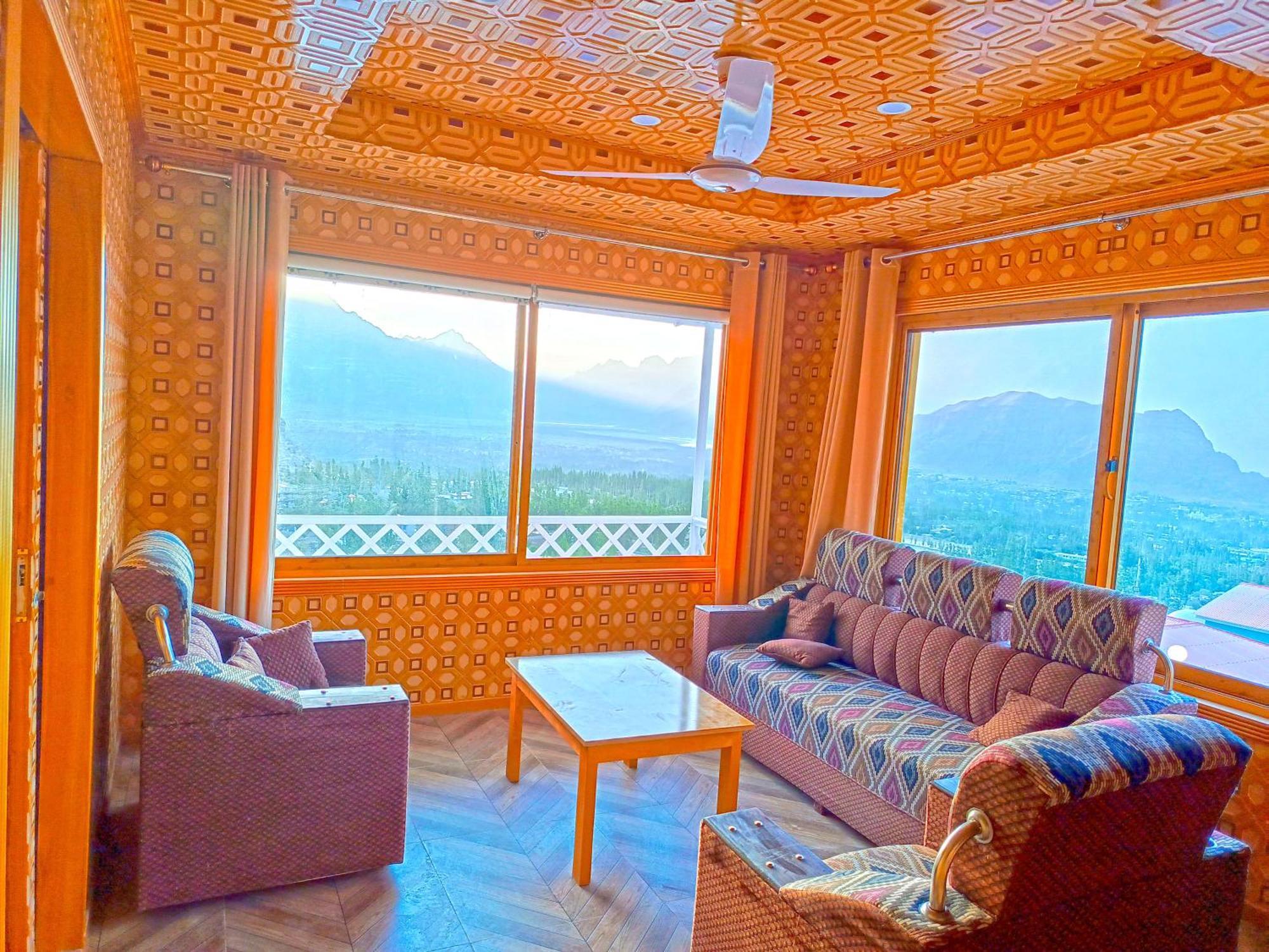 Hotel Mountain Lodge Skardu Ngoại thất bức ảnh