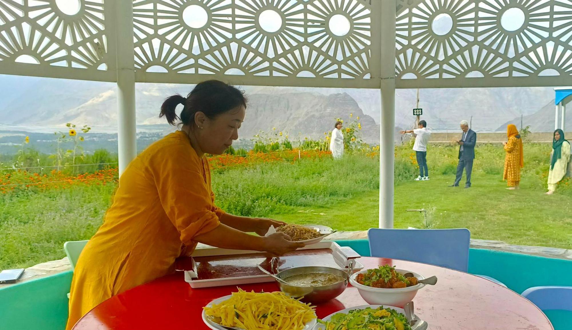 Hotel Mountain Lodge Skardu Ngoại thất bức ảnh